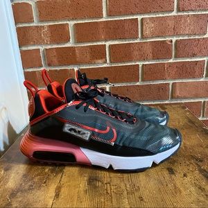 RARE Holographic Logo NIKE AIR MAX 2090 BLACK RED GREY SZ 10.5 BRED CT6693-991